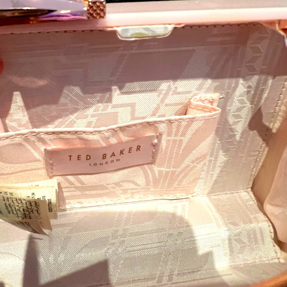 Ted Baker London Stecy WOW Clutch. Can be used as shoulder bag or clutch - Picture 5 of 7